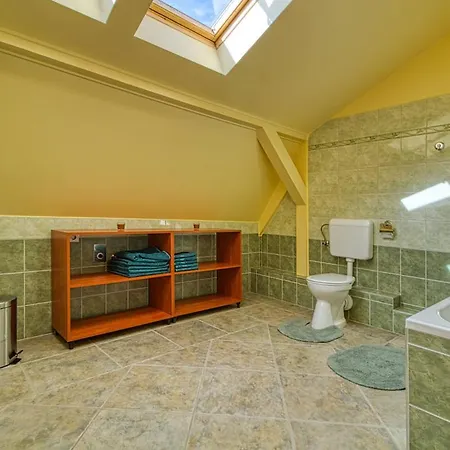 Bota Apartman Апартаменти *