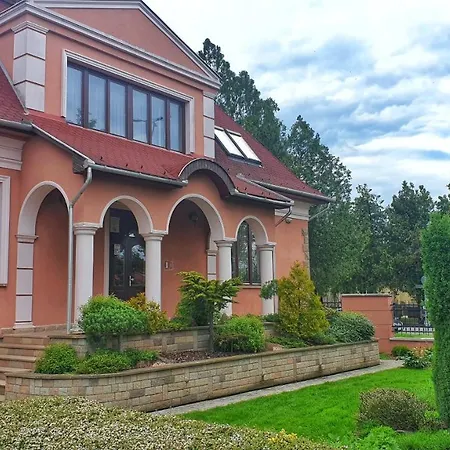Апартаменти Bota Apartman *